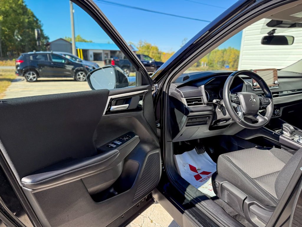 2024 Mitsubishi Outlander SE | AWD, Driver-assist, Spacious Interior in Kentville, Nova Scotia - 7 - w1024h768px