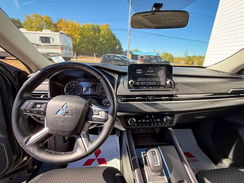 2024 Mitsubishi Outlander SE | AWD, Driver-assist, Spacious Interior in Kentville, Nova Scotia - 10 - w1024h768px