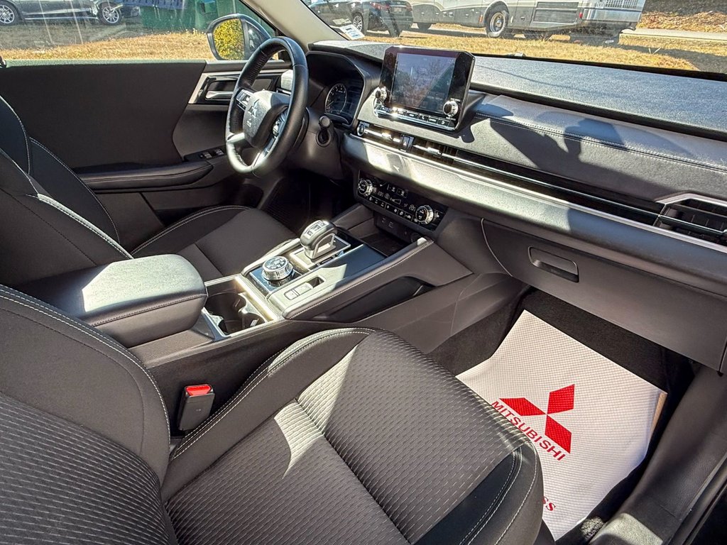 2024 Mitsubishi Outlander SE | AWD, Driver-assist, Spacious Interior in Kentville, Nova Scotia - 23 - w1024h768px