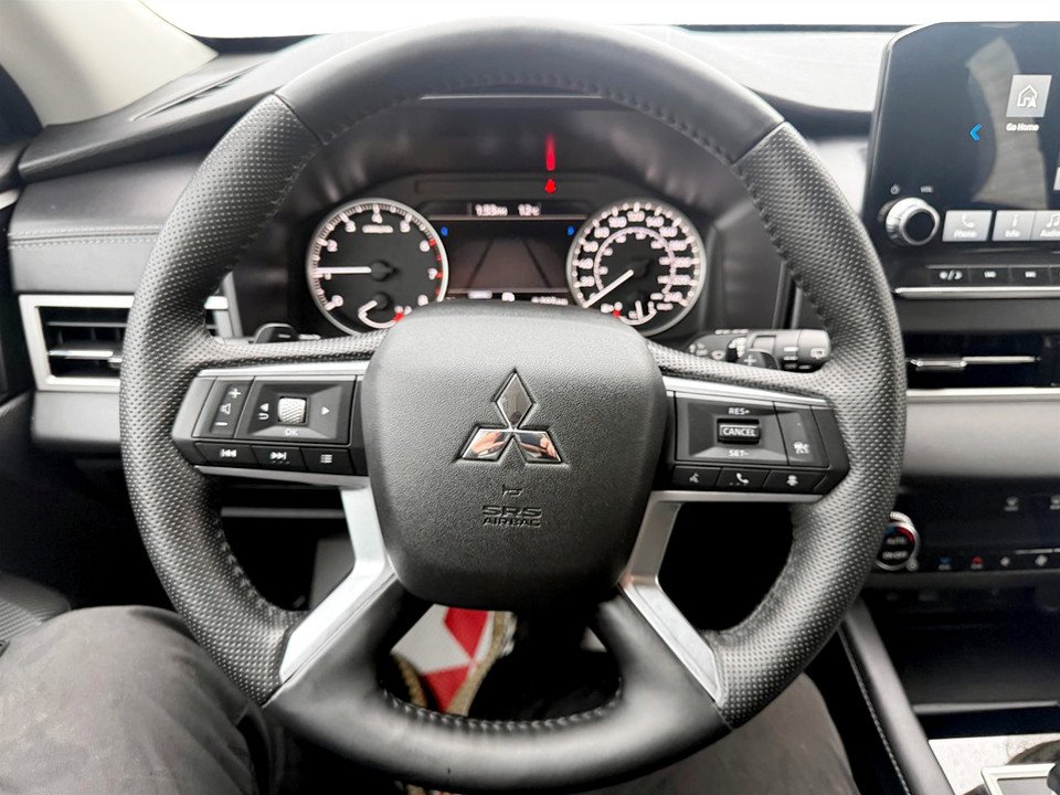 2024 Mitsubishi OUTLANDER LE S-AWC LE, keyless entry, Cruise control, Bluetooth in Kentville, Nova Scotia - 10 - w1024h768px