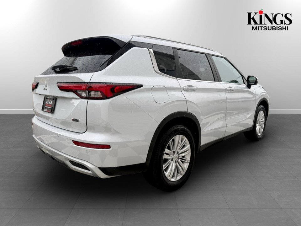 2024 Mitsubishi OUTLANDER LE S-AWC LE, keyless entry, Cruise control, Bluetooth in Kentville, Nova Scotia - 4 - w1024h768px