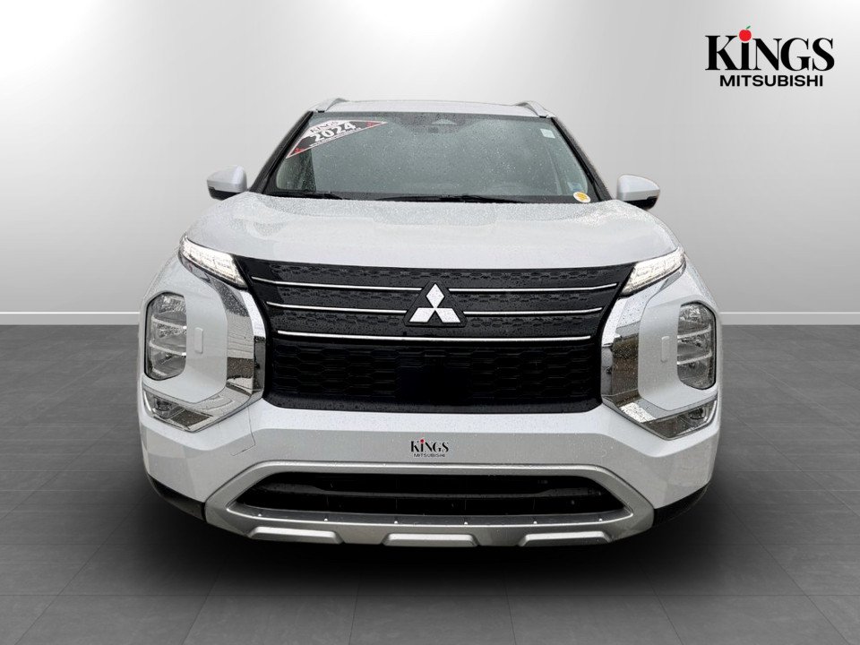 2024 Mitsubishi OUTLANDER LE S-AWC LE, keyless entry, Cruise control, Bluetooth in Kentville, Nova Scotia - 2 - w1024h768px