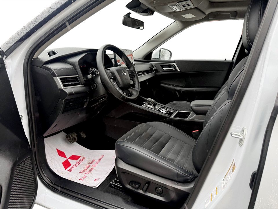 2024 Mitsubishi Outlander LE, keyless entry, Cruise control, Bluetooth in Kentville, Nova Scotia - 9 - w1024h768px