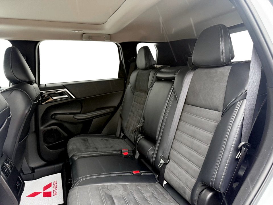 2024 Mitsubishi Outlander LE, keyless entry, Cruise control, Bluetooth in Kentville, Nova Scotia - 15 - w1024h768px