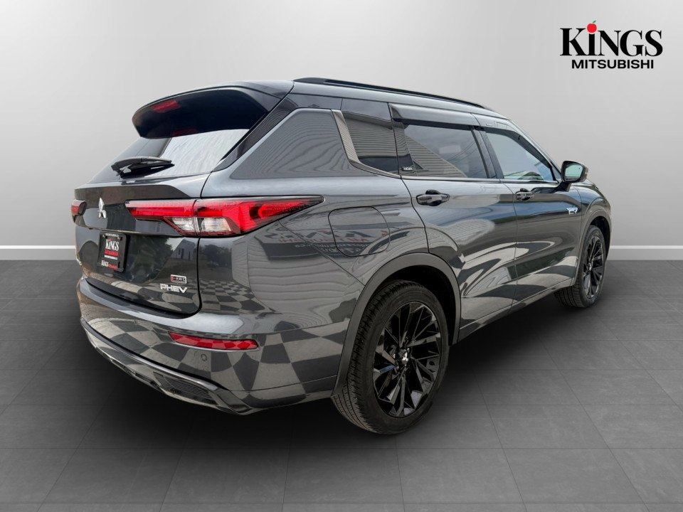 2024 Mitsubishi Outlander GT NOIR, keyless entry, backup camera, Bluetooth in COLDBROOK, Nova Scotia - 4 - w1024h768px