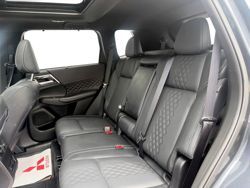 2024 Mitsubishi Outlander GT NOIR, keyless entry, backup camera, Bluetooth in COLDBROOK, Nova Scotia - 15 - w1024h768px