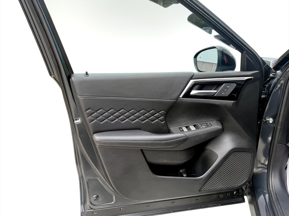 2024 Mitsubishi Outlander GT NOIR, keyless entry, backup camera, Bluetooth in COLDBROOK, Nova Scotia - 7 - w1024h768px