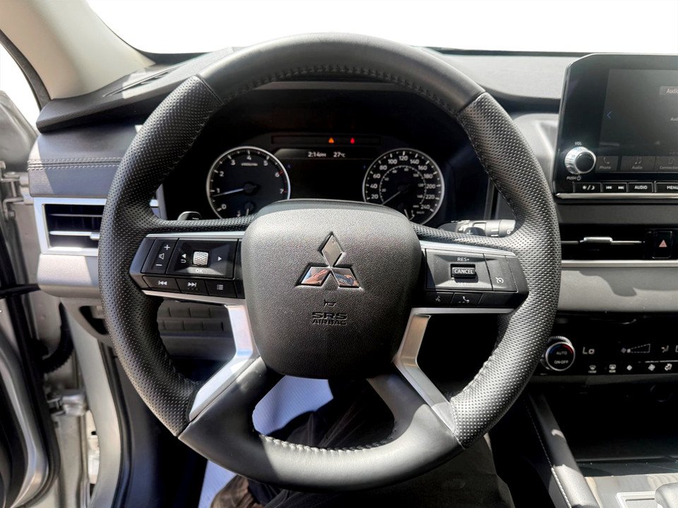 2024 Mitsubishi Outlander ES, keyless entry, backup camera, Bluetooth in COLDBROOK, Nova Scotia - 10 - w1024h768px