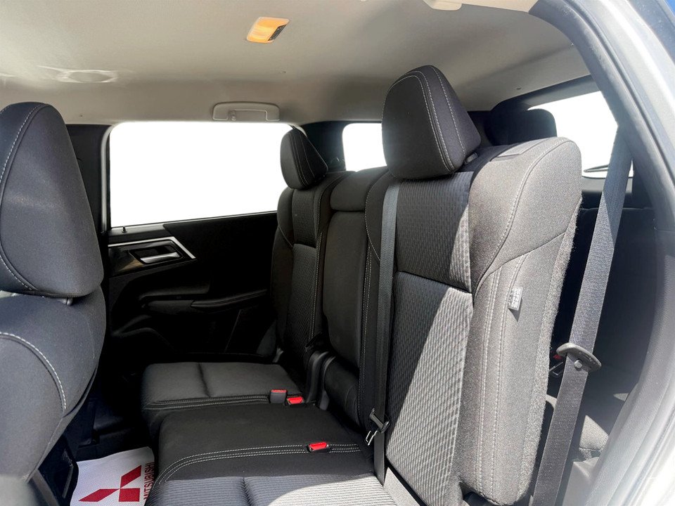 2024 Mitsubishi Outlander ES, keyless entry, backup camera, Bluetooth in COLDBROOK, Nova Scotia - 14 - w1024h768px