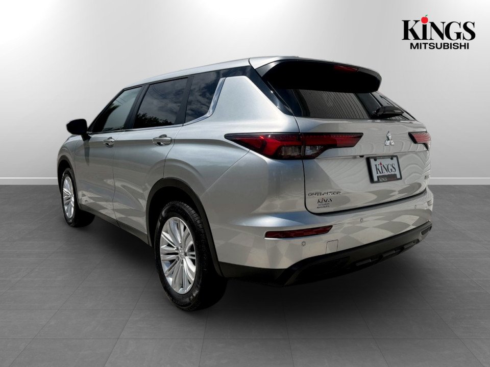 2024 Mitsubishi Outlander ES, keyless entry, backup camera, Bluetooth in COLDBROOK, Nova Scotia - 6 - w1024h768px