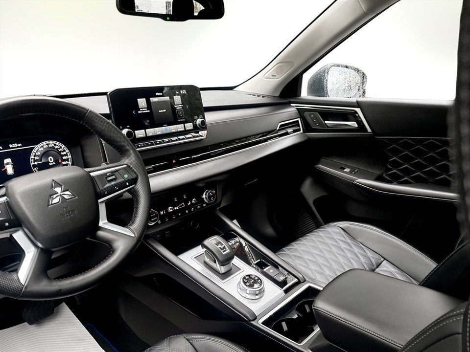 Mitsubishi Outlander SEL, keyless entry, backup camera, Bluetooth 2024 à Kentville, Nouvelle-Écosse - 11 - w1024h768px