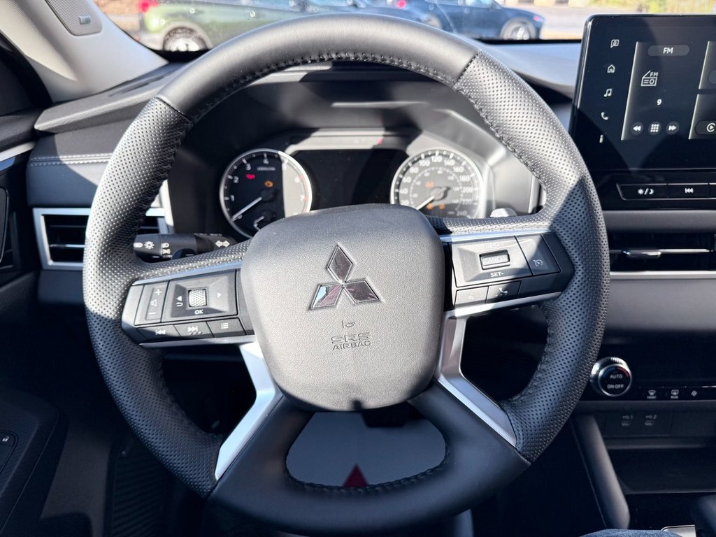 2025 Mitsubishi Outlander ES S-AWC in Kentville, Nova Scotia - 10 - w1024h768px