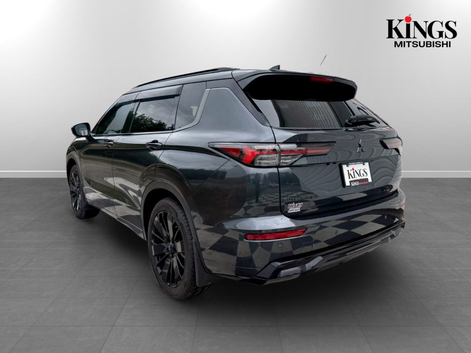 2026 Mitsubishi Outlander NOIR S-AWC in Kentville, Nova Scotia - 6 - w1024h768px