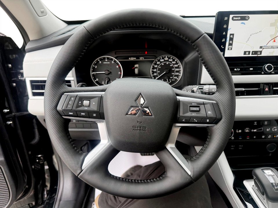 2026 Mitsubishi Outlander LE S-AWC in Kentville, Nova Scotia - 10 - w1024h768px