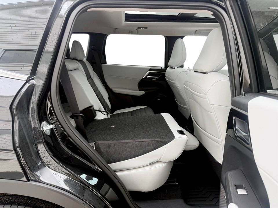 2026 Mitsubishi Outlander LE S-AWC in Kentville, Nova Scotia - 18 - w1024h768px