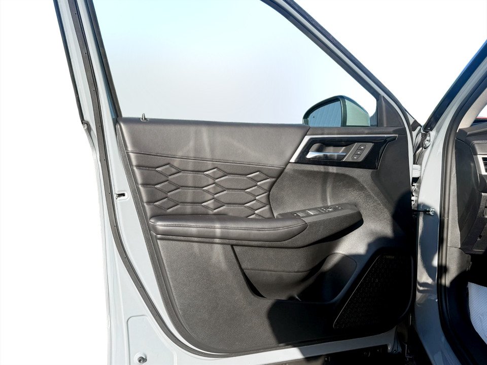 2026 Mitsubishi Outlander GT S-AWC in Kentville, Nova Scotia - 10 - w1024h768px