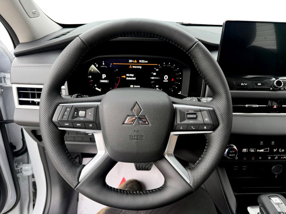 2026 Mitsubishi Outlander SEL S-AWC in Kentville, Nova Scotia - 13 - w1024h768px