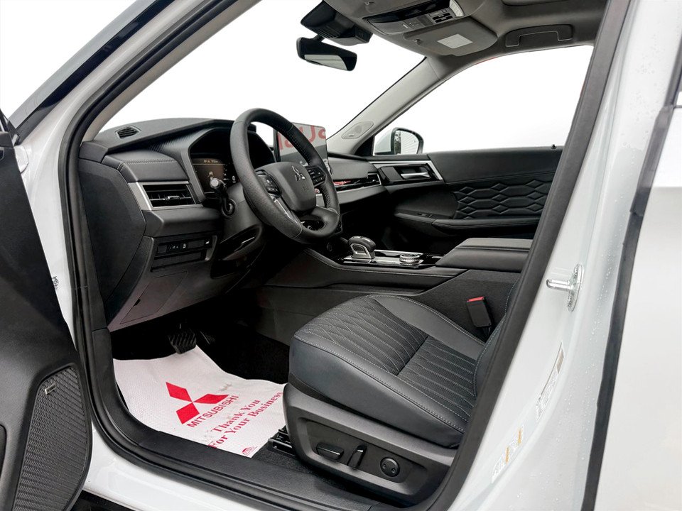 2026 Mitsubishi Outlander SEL S-AWC in Kentville, Nova Scotia - 12 - w1024h768px