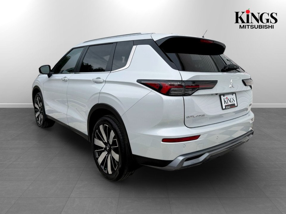 2026 Mitsubishi Outlander SEL S-AWC in Kentville, Nova Scotia - 9 - w1024h768px