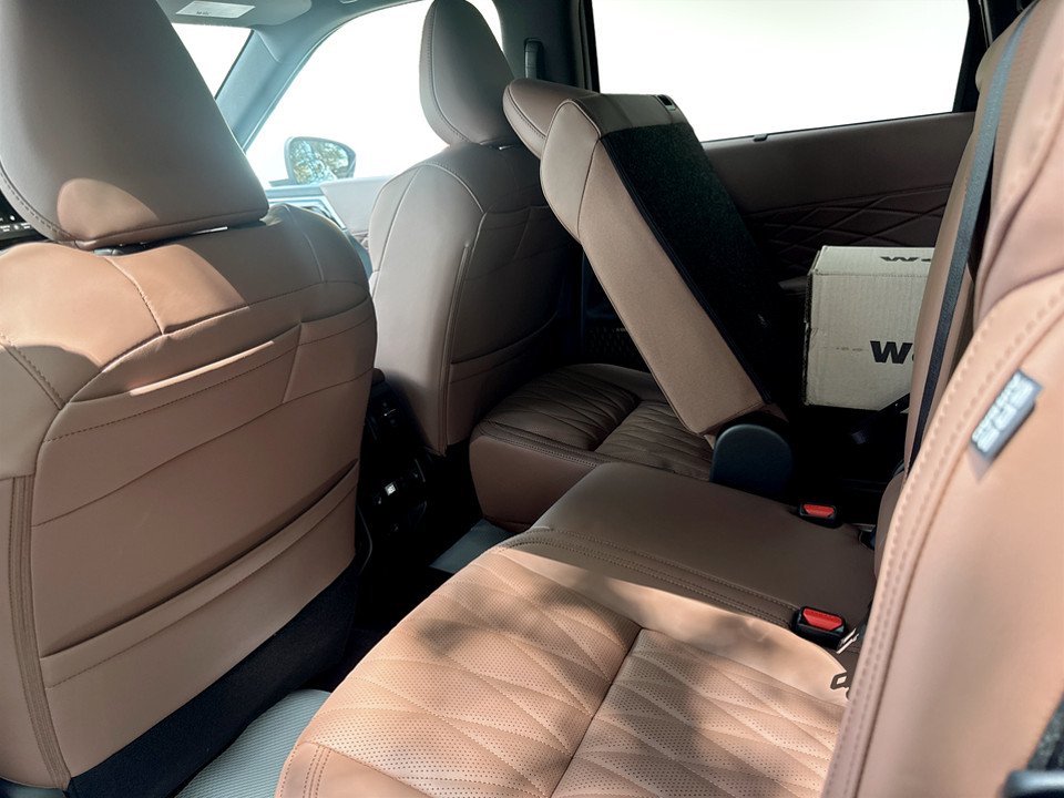 2026 Mitsubishi Outlander GT PREMIUM S-AWC in Kentville, Nova Scotia - 12 - w1024h768px