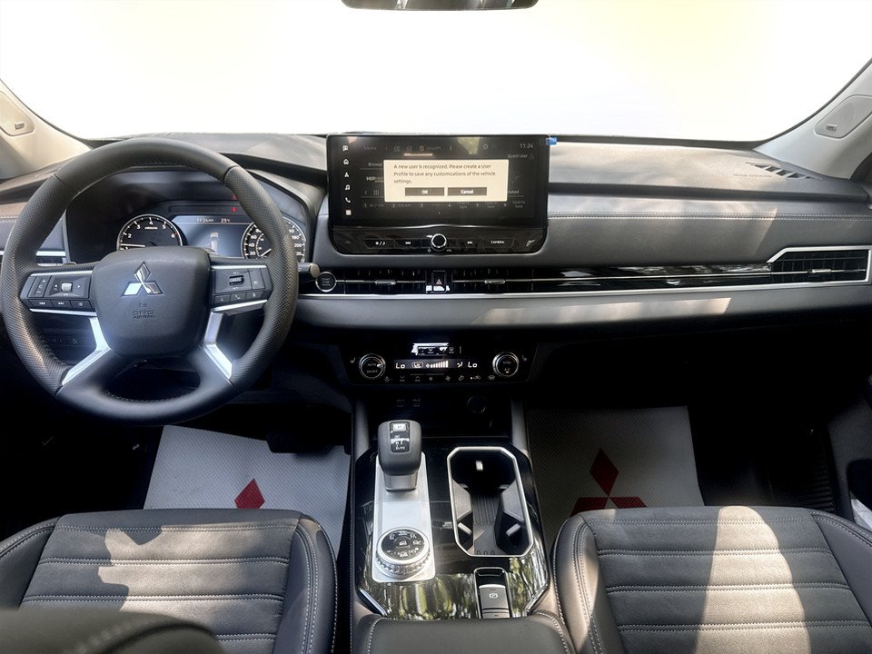 2026 Mitsubishi Outlander LE S-AWC in Kentville, Nova Scotia - 10 - w1024h768px