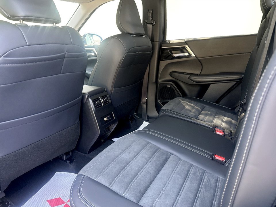2026 Mitsubishi Outlander LE S-AWC in Kentville, Nova Scotia - 12 - w1024h768px