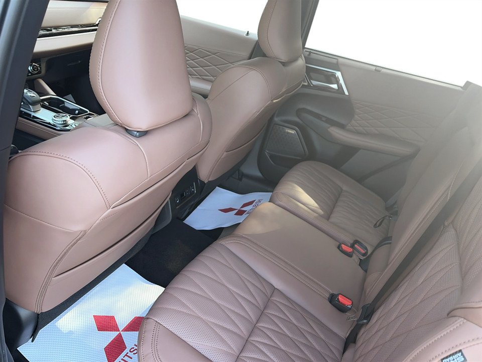 Mitsubishi Outlander GT PREMIUM S-AWC 2026 à Kentville, Nouvelle-Écosse - 12 - w1024h768px