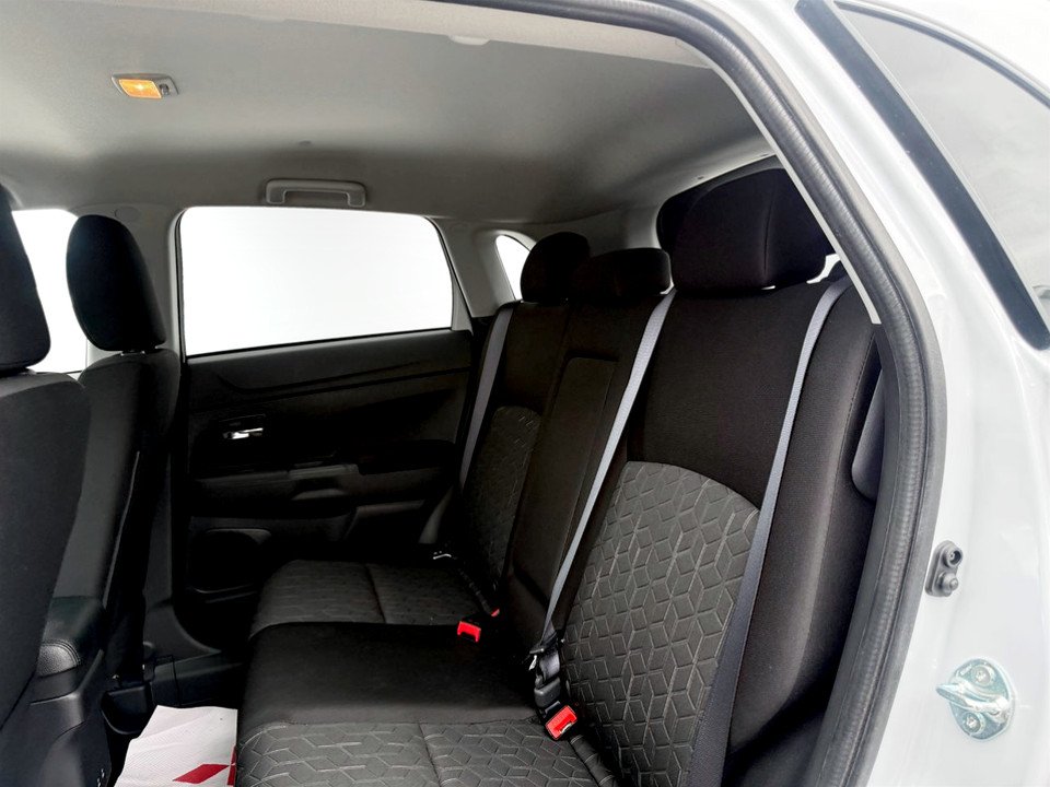 2026 Mitsubishi RVR SE AWC in Kentville, Nova Scotia - 14 - w1024h768px
