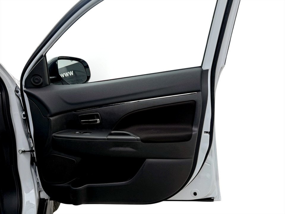 2026 Mitsubishi RVR SE AWC in Kentville, Nova Scotia - 18 - w1024h768px