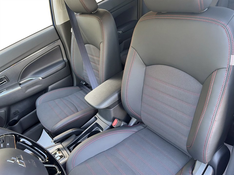 2027 Mitsubishi RVR SEL AWC in Kentville, Nova Scotia - 7 - w1024h768px