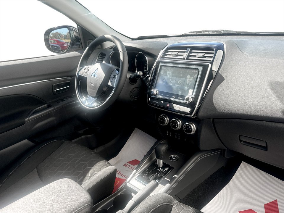 2027 Mitsubishi RVR SE AWC in Kentville, Nova Scotia - 6 - w1024h768px