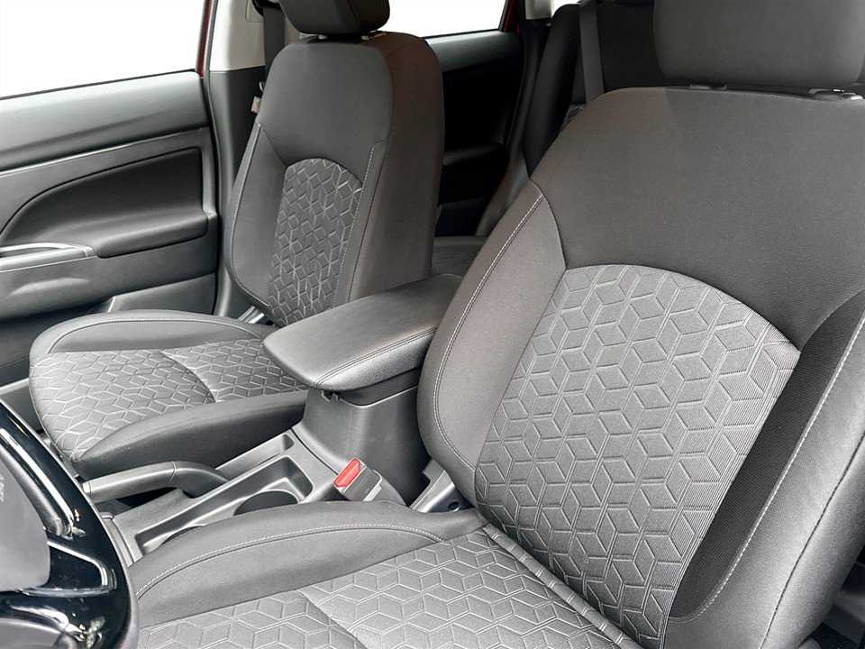 2027 Mitsubishi RVR SE AWC in Kentville, Nova Scotia - 7 - w1024h768px