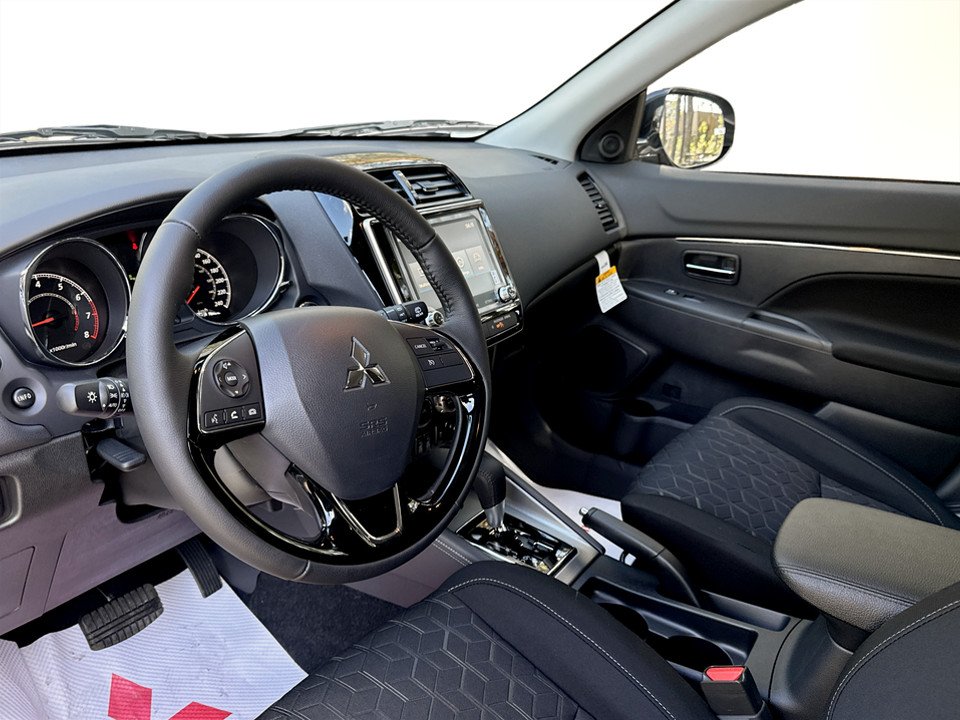 2027 Mitsubishi RVR SE AWC in Kentville, Nova Scotia - 11 - w1024h768px