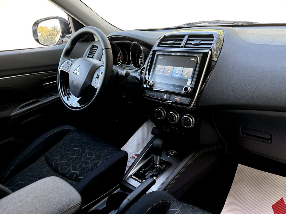 2027 Mitsubishi RVR SE AWC in Kentville, Nova Scotia - 6 - w1024h768px