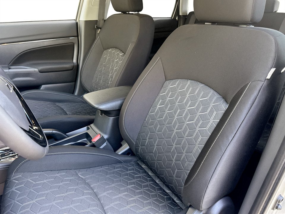 2027 Mitsubishi RVR SE AWC in Kentville, Nova Scotia - 7 - w1024h768px