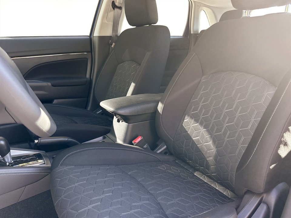 2027 Mitsubishi RVR ES FWD in Kentville, Nova Scotia - 7 - w1024h768px