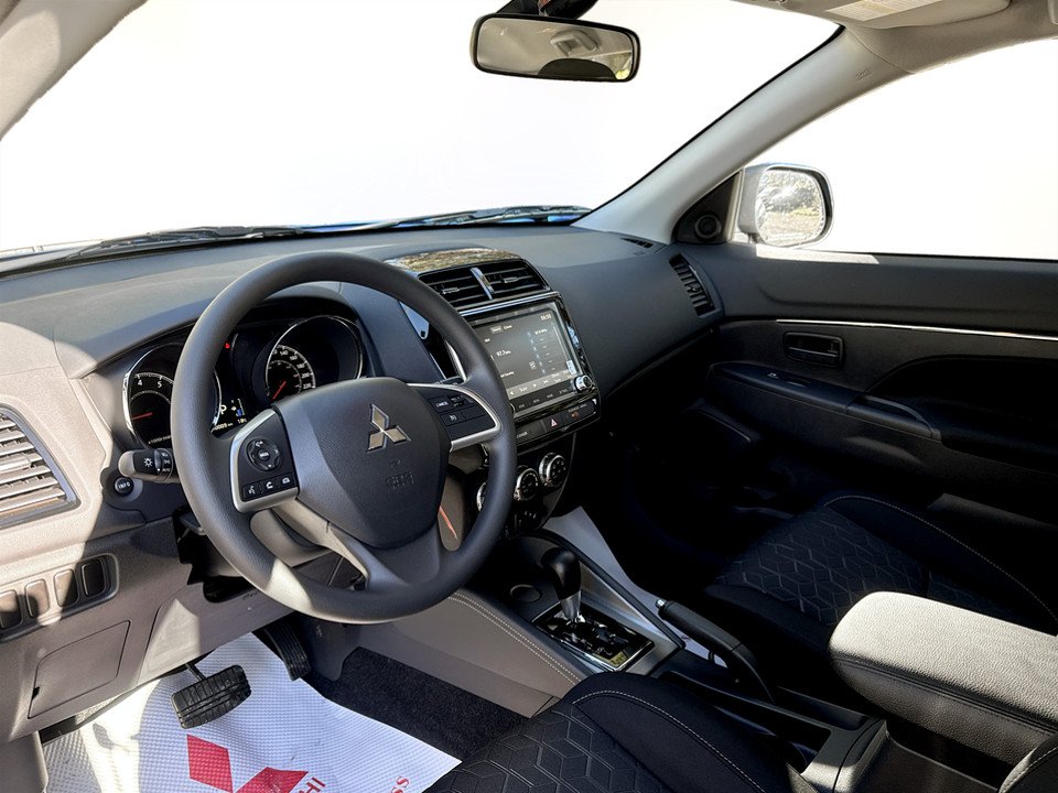 2027 Mitsubishi RVR ES FWD in Kentville, Nova Scotia - 11 - w1024h768px