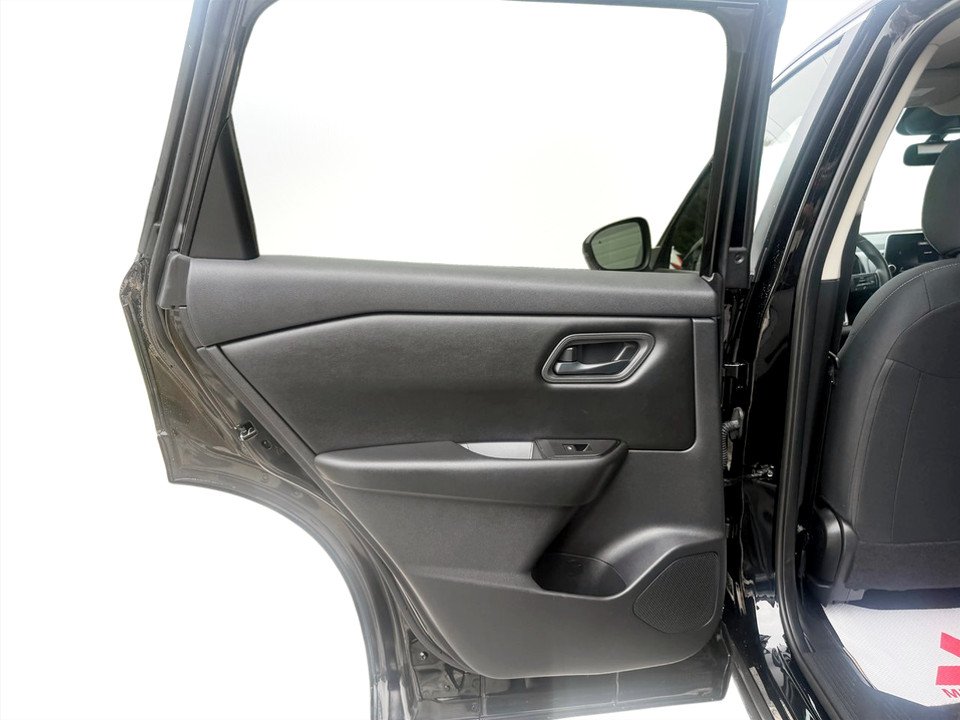 2024 Nissan Rogue Sport, keyless entry, Cruise control, Bluetooth in COLDBROOK, Nova Scotia - 13 - w1024h768px