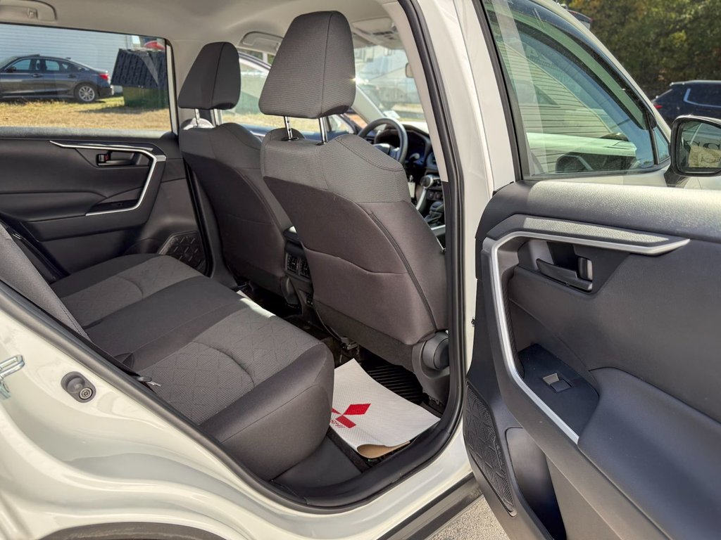 Toyota RAV4 LE | AWD SUV | Bluetooth Enabled 2024 à COLDBROOK, Nouvelle-Écosse - 19 - w1024h768px