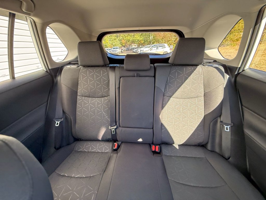 Toyota RAV4 LE | AWD SUV | Bluetooth Enabled 2024 à COLDBROOK, Nouvelle-Écosse - 16 - w1024h768px