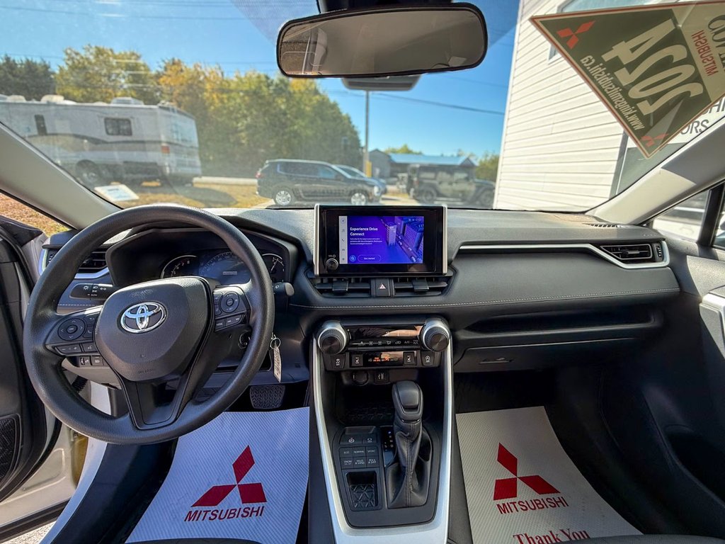 Toyota RAV4 LE | AWD SUV | Bluetooth Enabled 2024 à COLDBROOK, Nouvelle-Écosse - 10 - w1024h768px