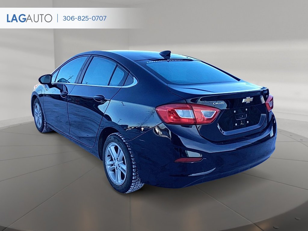 2017 Chevrolet Cruze LT in Lloydminster, Saskatchewan - 4 - w1024h768px