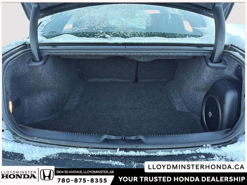 2023 Chrysler 300 S-7