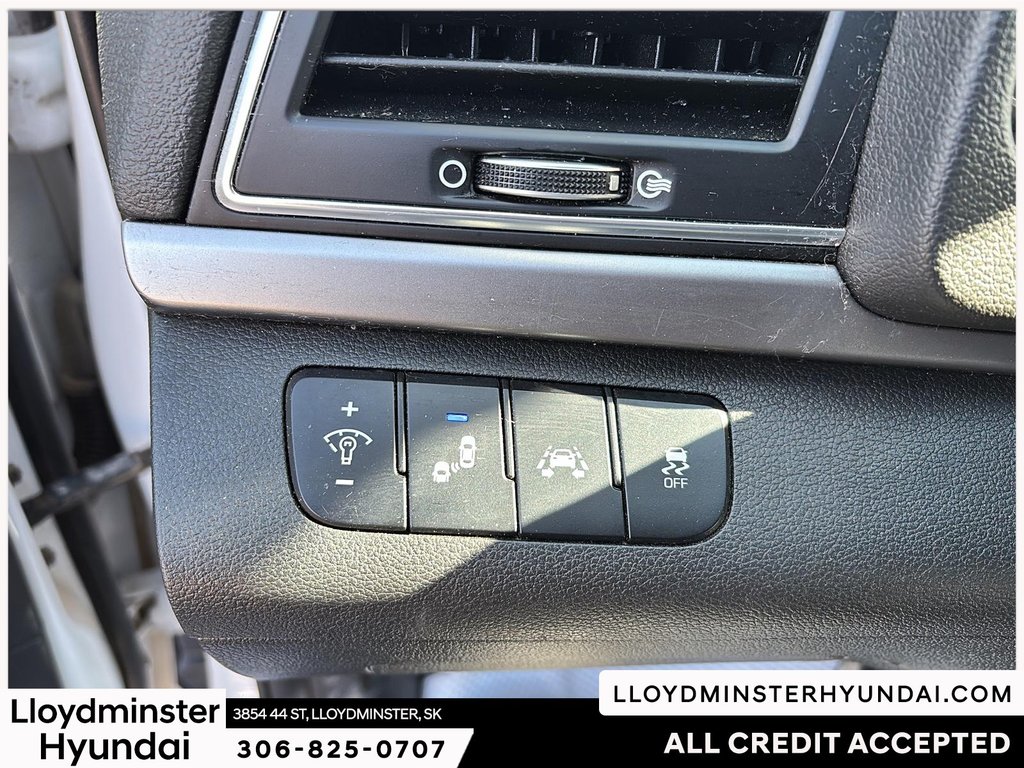 2018 Hyundai Elantra GLS in Lloydminster, Saskatchewan - 12 - w1024h768px