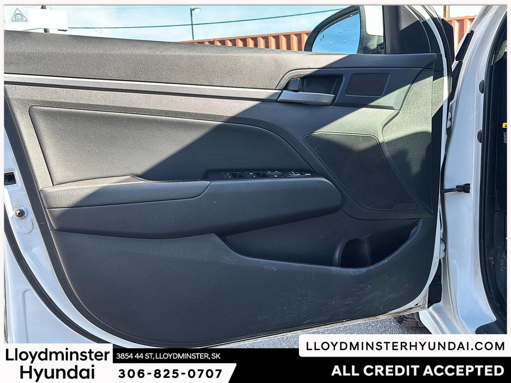 2018 Hyundai Elantra GLS in Lloydminster, Saskatchewan - 9 - w1024h768px