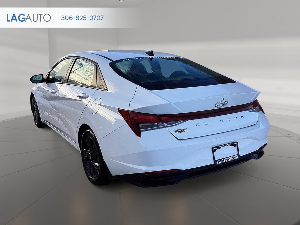 2021  Elantra Preferred in Lloydminster, Saskatchewan - 4 - w1024h768px