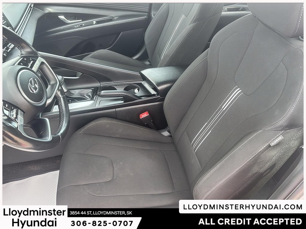 2022 Hyundai Elantra Essential in Lloydminster, Saskatchewan - 13 - w1024h768px