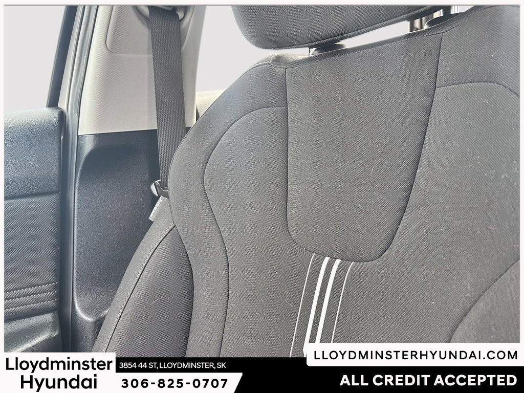 2022 Hyundai Elantra Essential in Lloydminster, Saskatchewan - 14 - w1024h768px