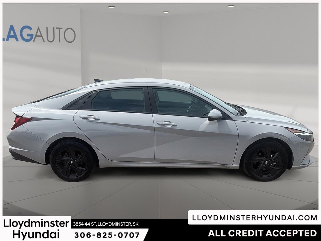 2022 Hyundai Elantra Essential in Lloydminster, Saskatchewan - 4 - w1024h768px