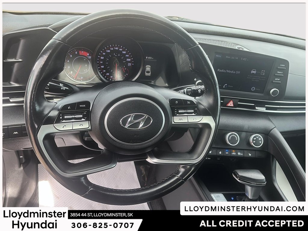 2022 Hyundai Elantra Essential in Lloydminster, Saskatchewan - 15 - w1024h768px